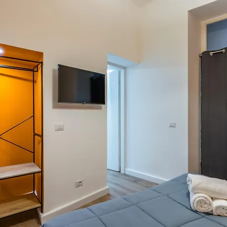 Lioy 25 By Napoliapartments 3*