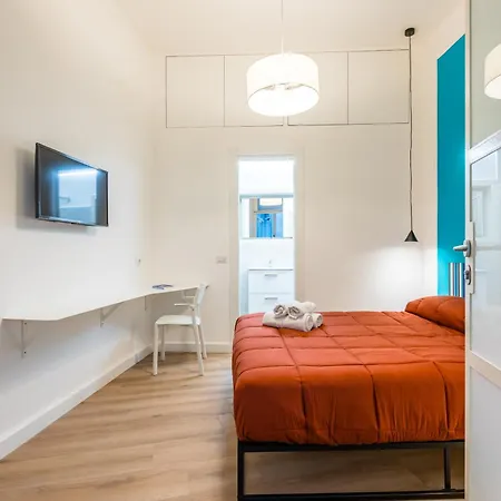 Lioy 25 By Napoliapartments 3*