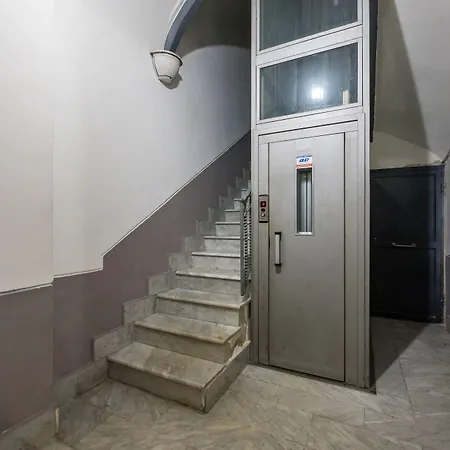 Lioy 25 By Napoliapartments 3*