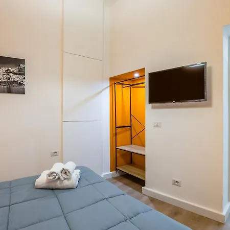 Lioy 25 By Napoliapartments *