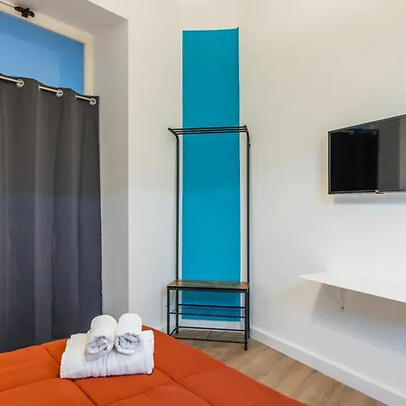 Lioy 25 By Napoliapartments Pensión