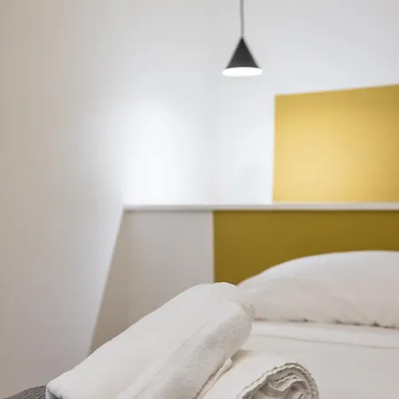 Lioy 25 By Napoliapartments Pensión