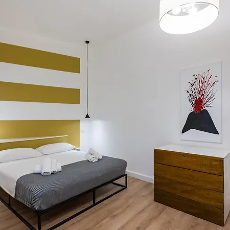Pensión Lioy 25 By Napoliapartments