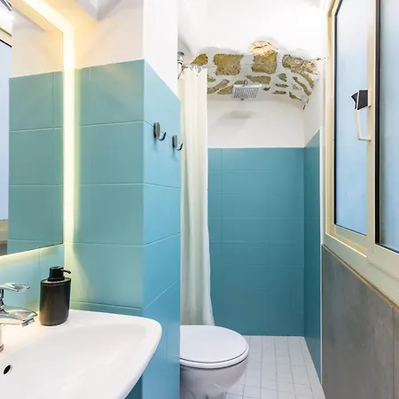 Lioy 25 By Napoliapartments Pensión
