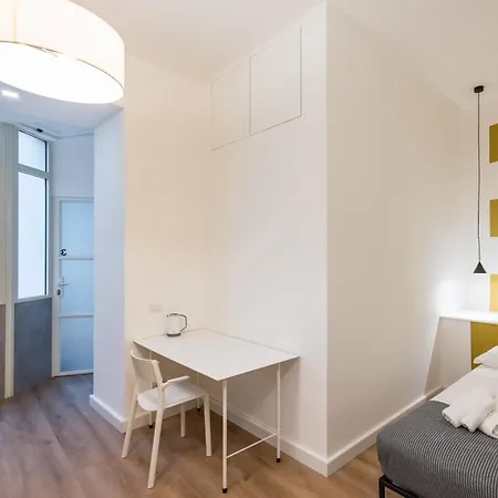 Lioy 25 By Napoliapartments Pensión *